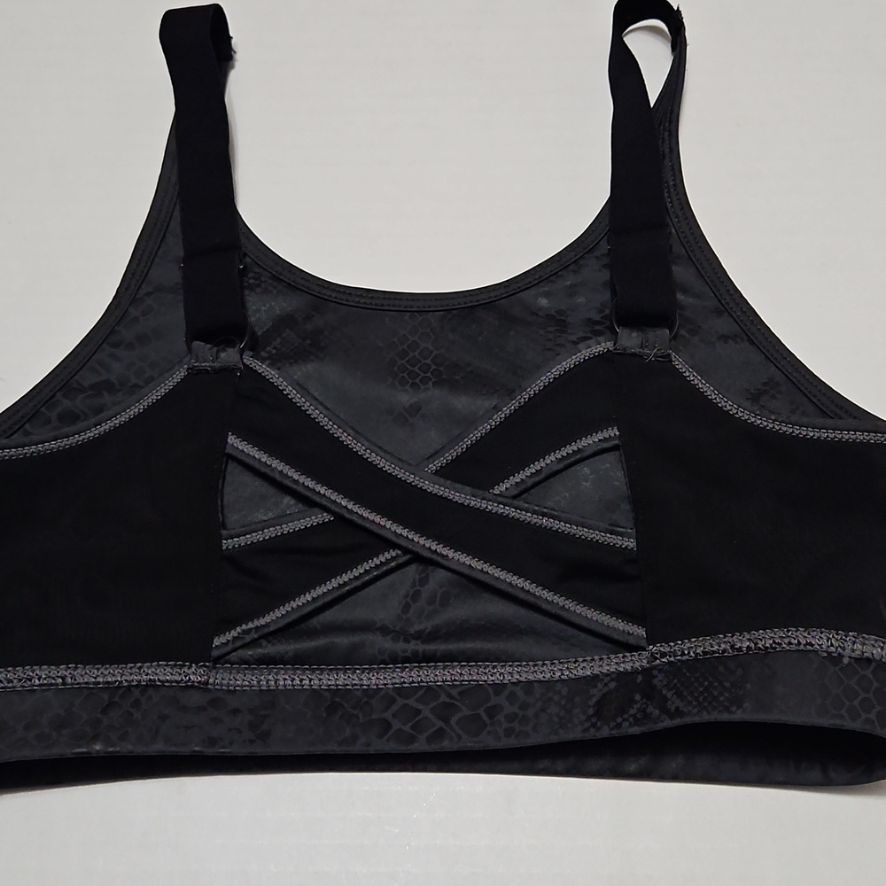 Mono B Black Sports Bra with Subtle Print Size S - Picture 4 of 7